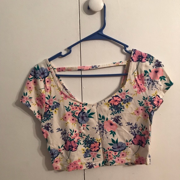 Charlotte Russe Tops - floral crop top Charlotte Russe Tops - floral crop top